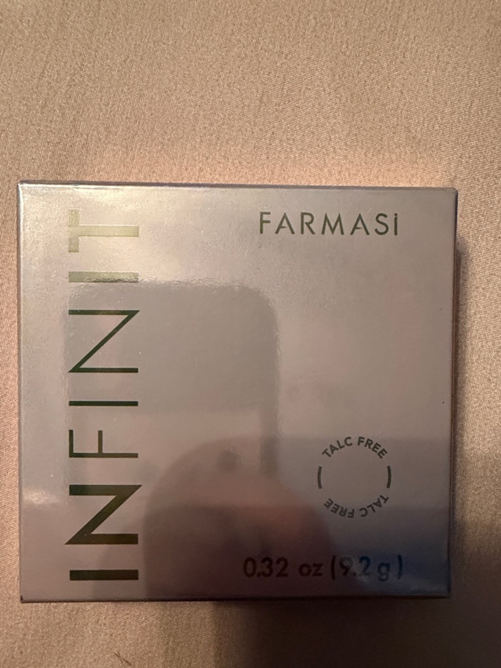 Farmasi INFINIT Face Palette Talc-Free Powder - Silver/Green Packaging